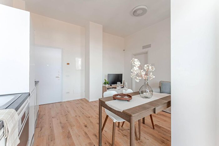 Appartamento trilocale in vendita in Via Murat, Milano