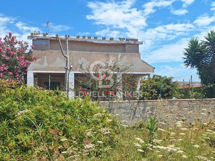 Casa con 6 locali in vendita in Via delle Noci di Cocco, Ispica