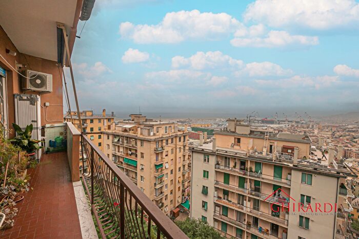 Appartamento con 7 locali in vendita in Salita Campasso San Nicola, Genova