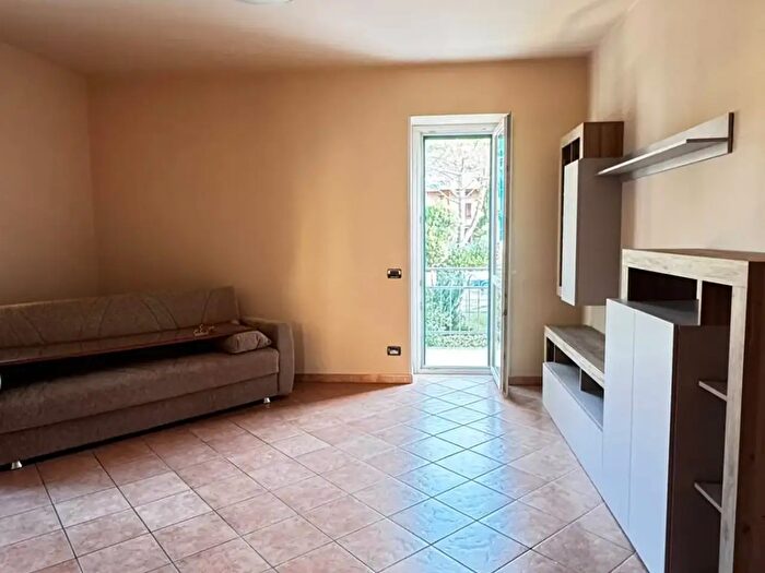 Appartamento quadrilocale in affitto in Via Crodarolo, Sarnico