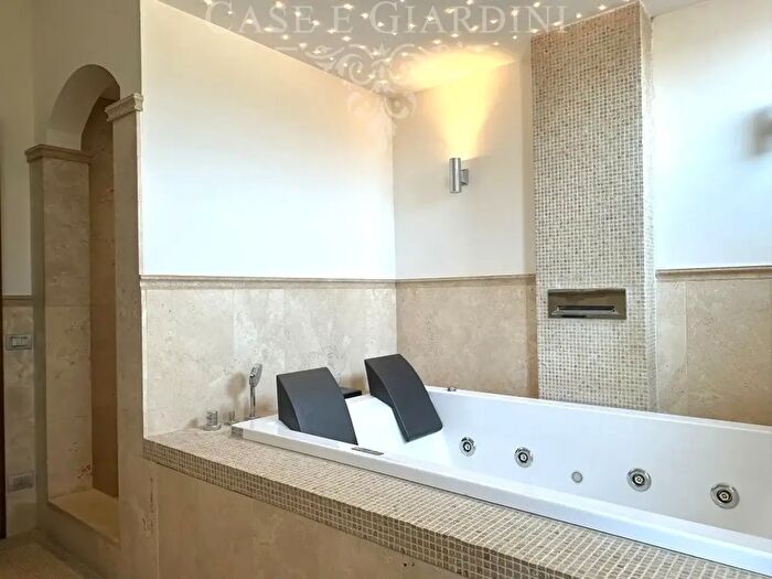 Appartamento quadrilocale in vendita in Viareggio