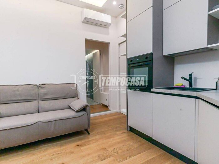 Appartamento bilocale in affitto in Via Parmigianino, De Angeli, Milano