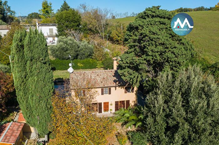 Casa con 5 locali in vendita in Strada Montebacchino, Pesaro
