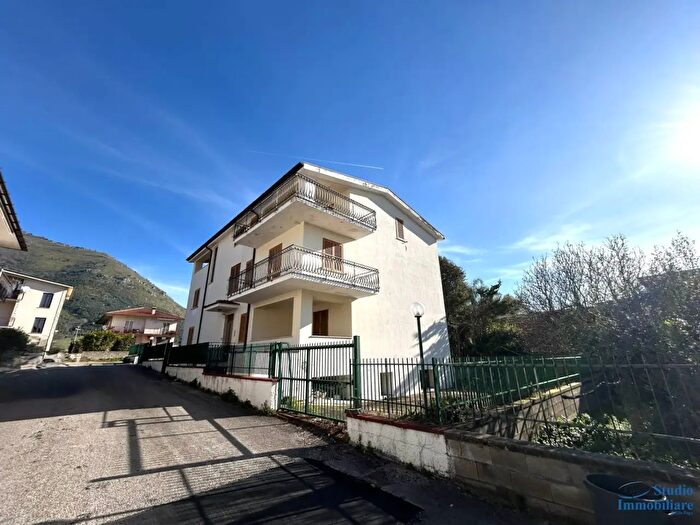 Appartamento con 5 locali in vendita in Via Ponte Gagliardo, Fondi