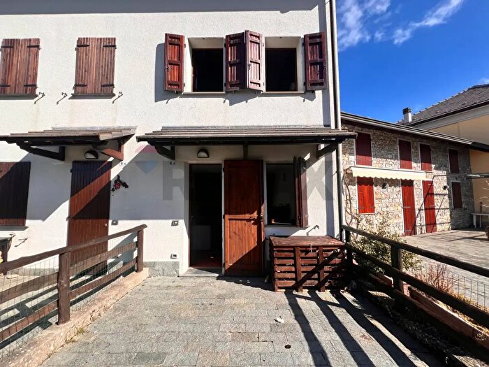 Appartamento quadrilocale in vendita in Via Riane, Santo Stefano D'Aveto