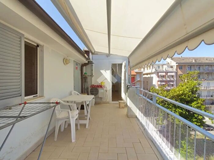 Appartamento trilocale in vendita in Via dei Devoto, Lavagna