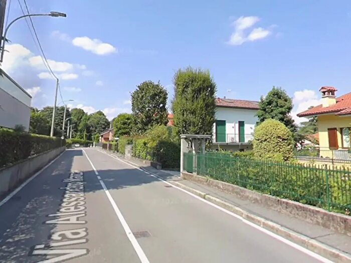 Appartamento bilocale in affitto in Via Alessandro Manzoni, Lambrugo
