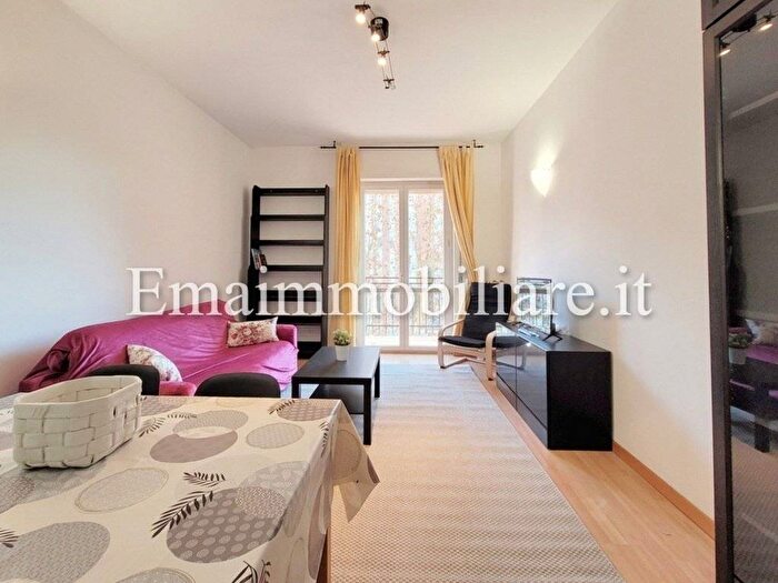 Appartamento trilocale in affitto in Via Zurigo, Inganni, Milano