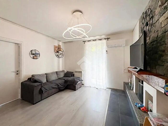 Appartamento trilocale in vendita in Via Duca d'Aosta, Albino