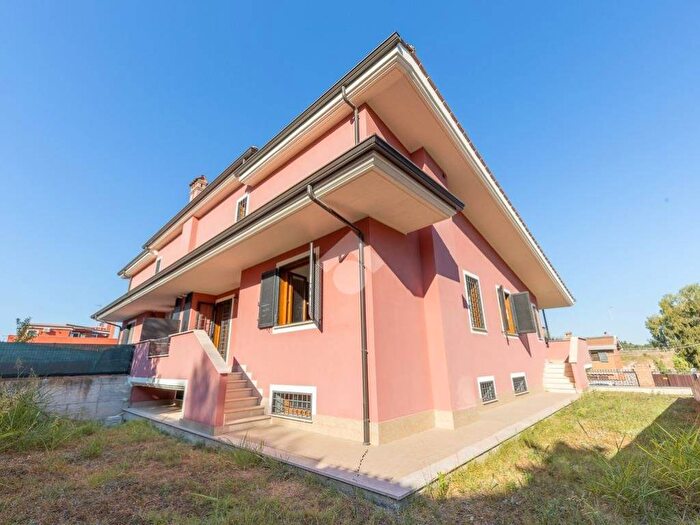 Appartamento quadrilocale in affitto in VIA orani, Ponte Galeria, Roma