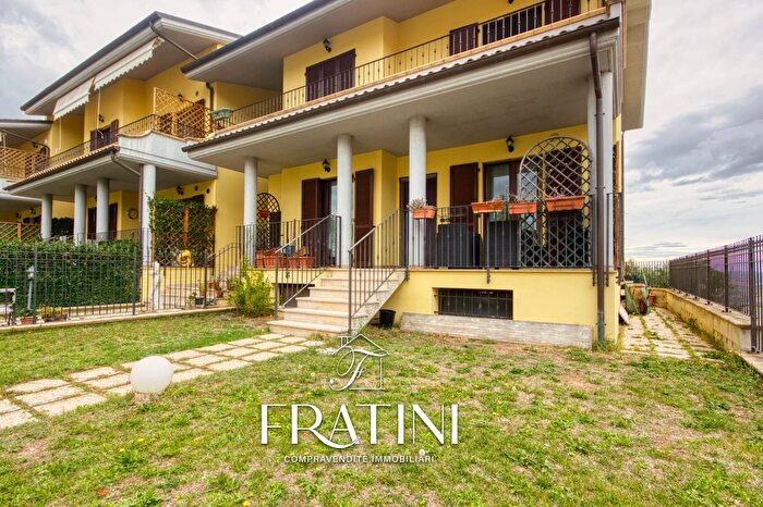 Appartamento con 6 locali in vendita in Via Sacconi, Maltignano