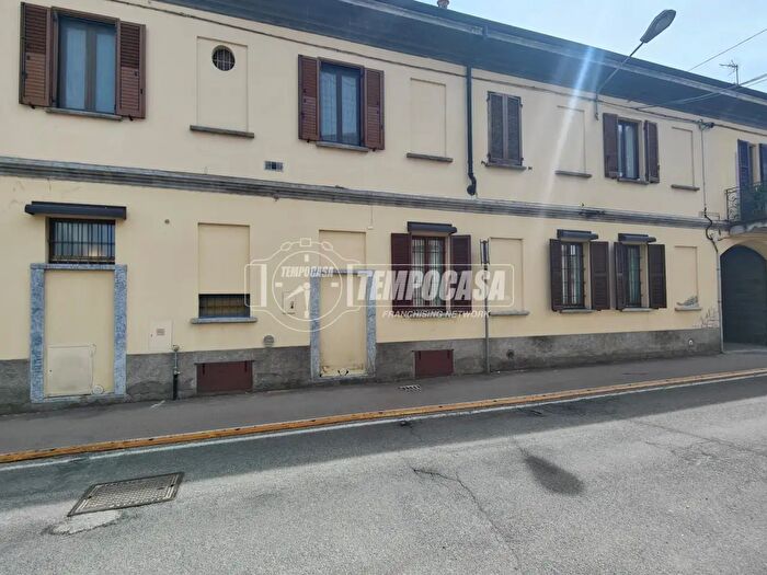 Appartamento trilocale in vendita in Via Fratelli Porro, Barlassina