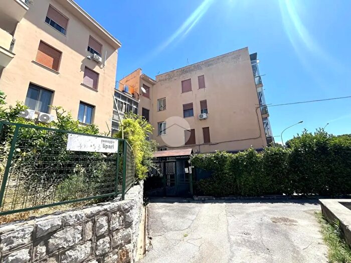Appartamento trilocale in vendita in Passaggio Lipari, Palermo