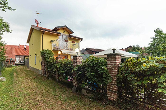 Casa quadrilocale in vendita in Via Martiri della Libertà, Mathi