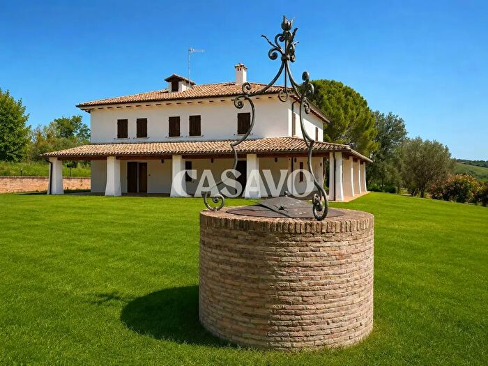 Casa con 11 locali in vendita in Contrada Camposacro, Loreto Aprutino