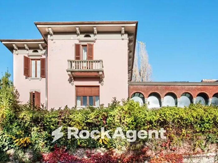 Casa con 6 locali in vendita in Via IV Novembre, Varzi