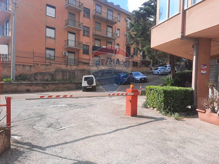 Appartamento con 5 locali in vendita in Viale Trieste a, Caltanissetta