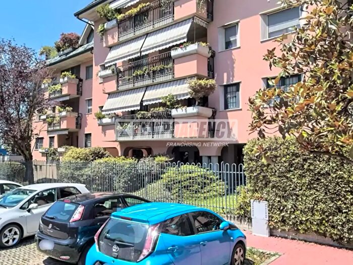 Appartamento quadrilocale in vendita in Assago