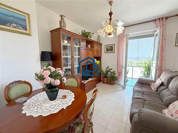 Appartamento bilocale in vendita in Via IV Novembre, Arluno