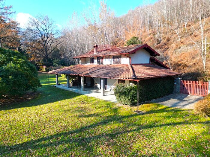 Casa con 5 locali in vendita in Via Resiga, Mergozzo