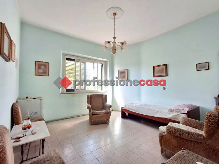 Appartamento trilocale in vendita in Via Giampaolo La Rocca, Catania