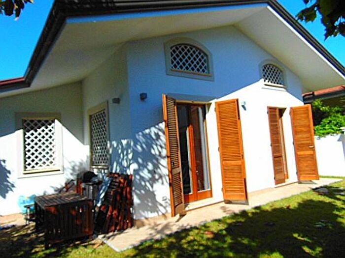 Casa trilocale in affitto in Forte Dei Marmi