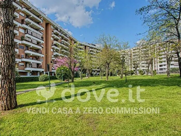 Appartamento trilocale in vendita in Via Roberto Lepetit, Roma