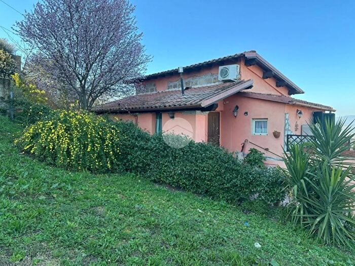 Casa bilocale in vendita in Via Carlo Goldoni, Magliano Sabina