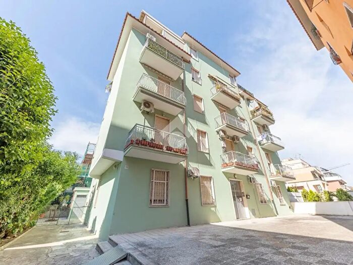 Appartamento bilocale in vendita in Via dell'Airone, Roma
