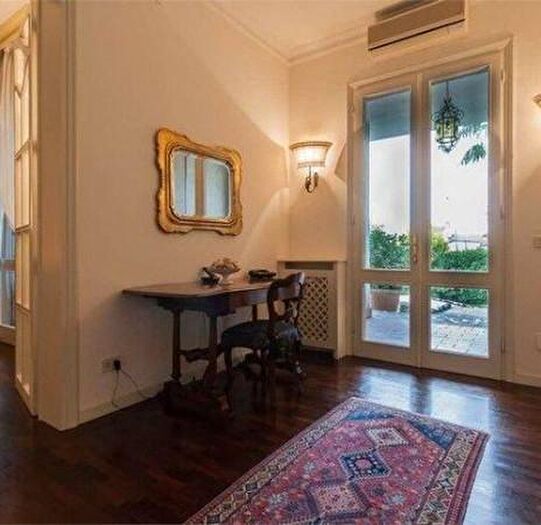 Casa con 6 locali in vendita in Albinea