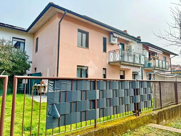 Appartamento trilocale in vendita in Via Giuseppe Ungaretti, Casirate DAdda