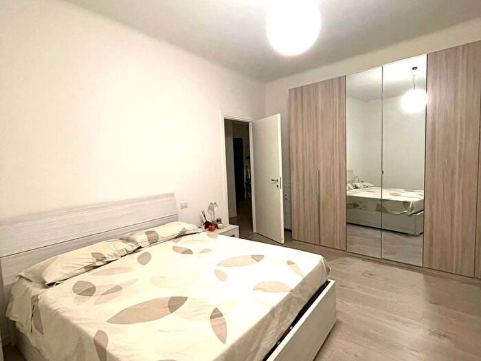 Appartamento trilocale in affitto in Via Rezia, Cadore, Milano