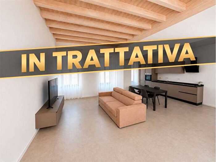 Appartamento trilocale in affitto in Centro, Chiari