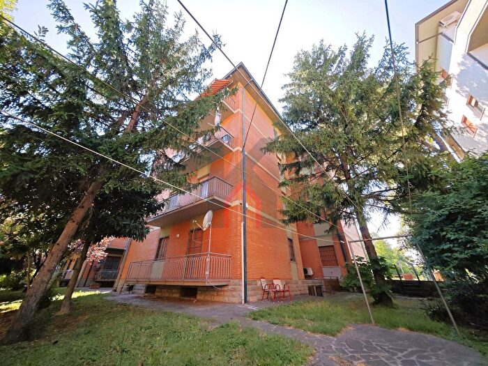 Appartamento con 5 locali in vendita in Viale dellAppennino, Forli