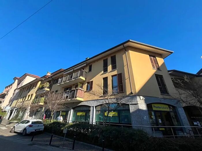 Appartamento trilocale in vendita in Via Marconi, Seveso