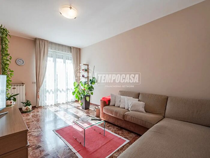 Appartamento trilocale in vendita in Via Michelangelo Buonarroti, Correggio