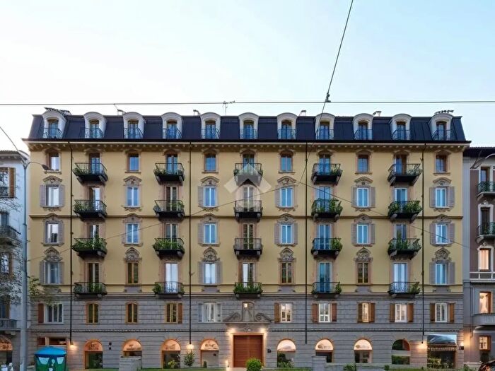 Appartamento quadrilocale in vendita in Piazza De Amicis, Torino