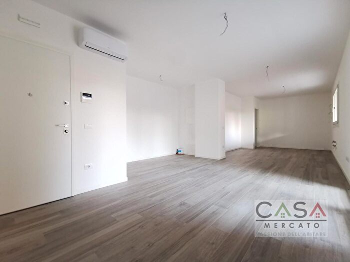 Appartamento quadrilocale in vendita in Via Noncello, Pordenone