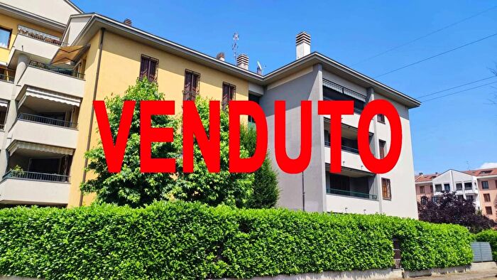 Appartamento trilocale in vendita in Via Bernina Brugherio, Brugherio
