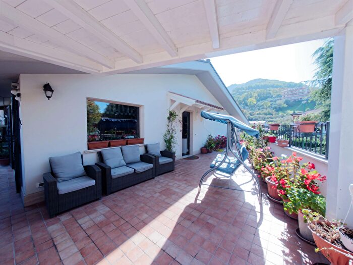 Appartamento con 8 locali in vendita in Colleferro