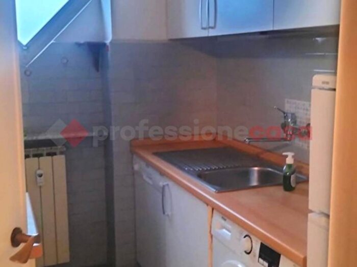 Appartamento trilocale in affitto in via buonarroti, Dormelletto