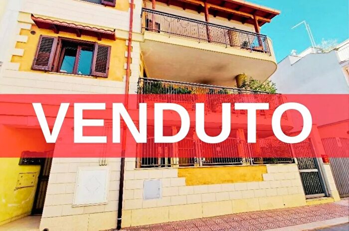 Appartamento quadrilocale in vendita in Andria Via Zanella Andria Zona Centro, Andria