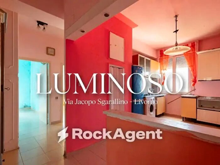Appartamento trilocale in vendita in Via Jacopo Sgarallino, Livorno