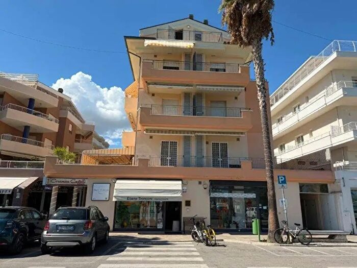 Appartamento trilocale in vendita in Via Guglielmo Marconi, Alba Adriatica