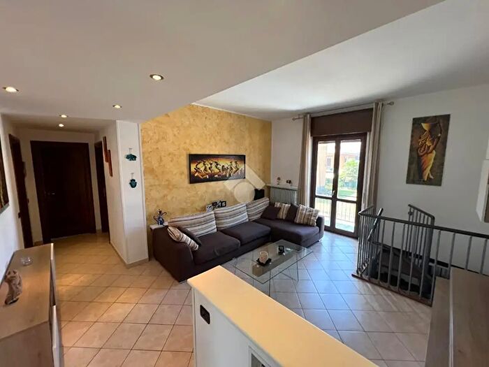 Appartamento trilocale in vendita in Via Isola Bella, Malnate