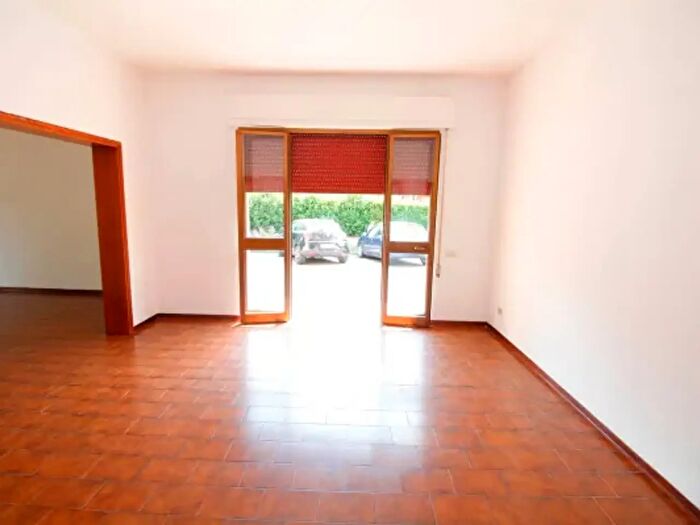 Appartamento trilocale in affitto in Via Forabosco, Porcari