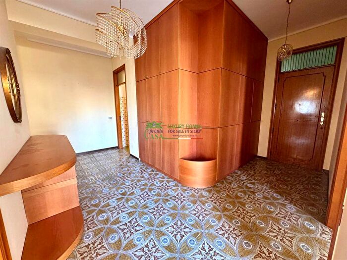 Appartamento con 6 locali in vendita in Ragusa