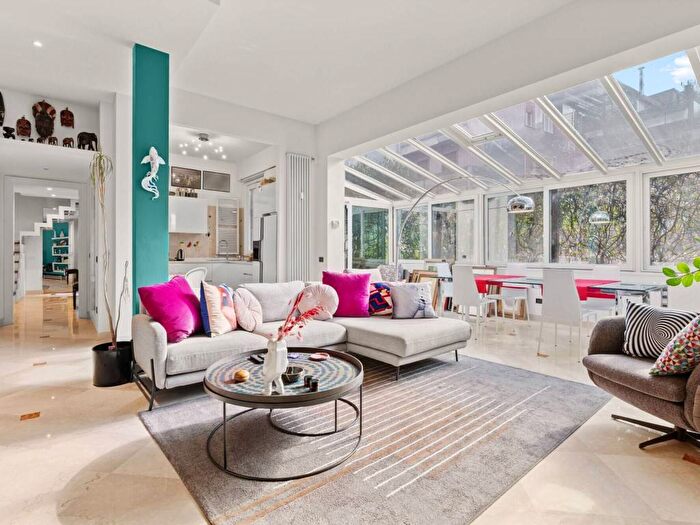 Appartamento quadrilocale in affitto in Via Piero della Francesca, Sempione, Milano