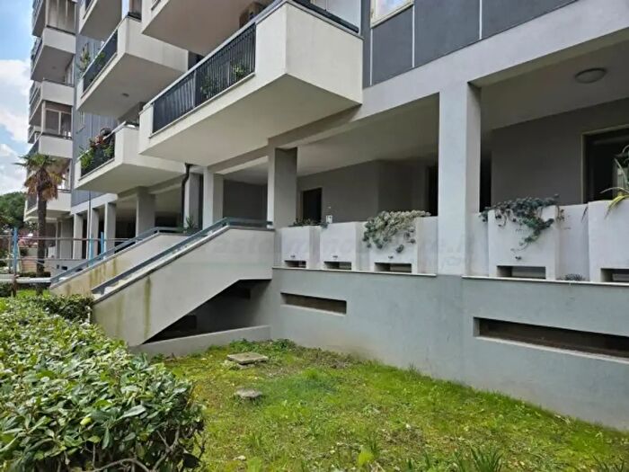 Appartamento con 6 locali in vendita in Via Alcide De Gasperi, Vasto
