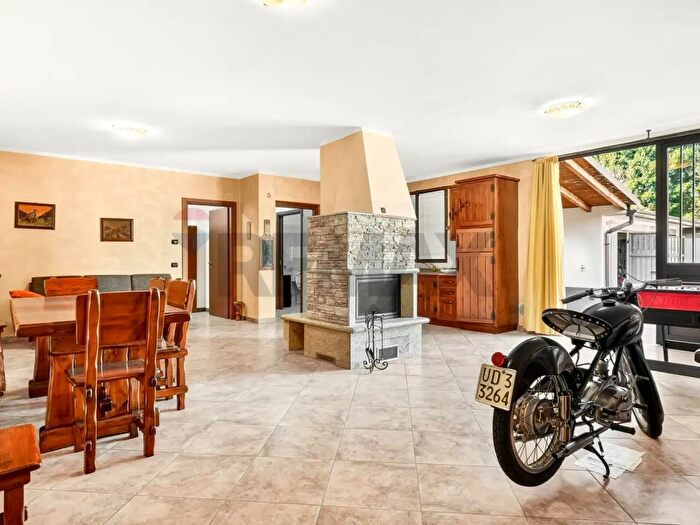 Casa trilocale in vendita in Via Zaroli, Legnano